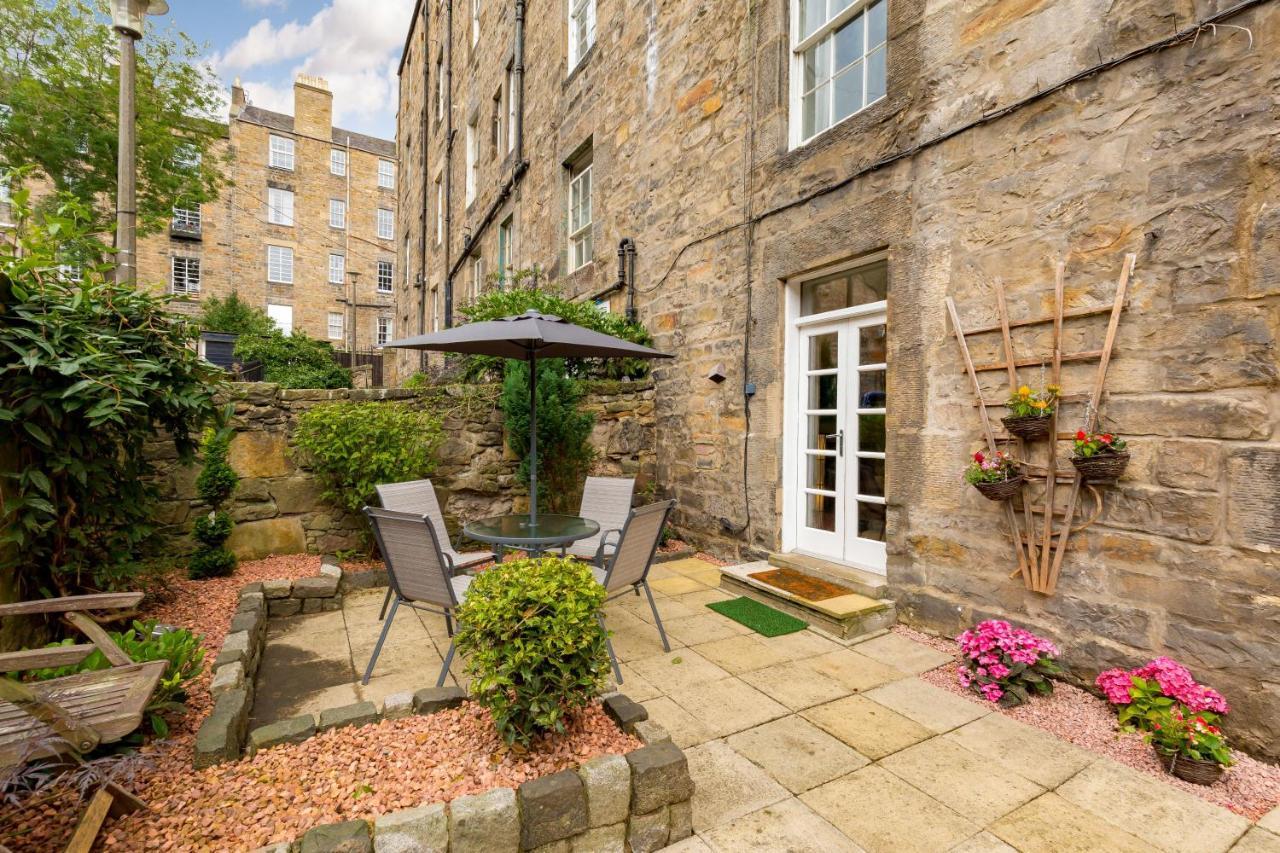 Elite 3 Bed New Town Apt With Private Walled Garden — Photos 1