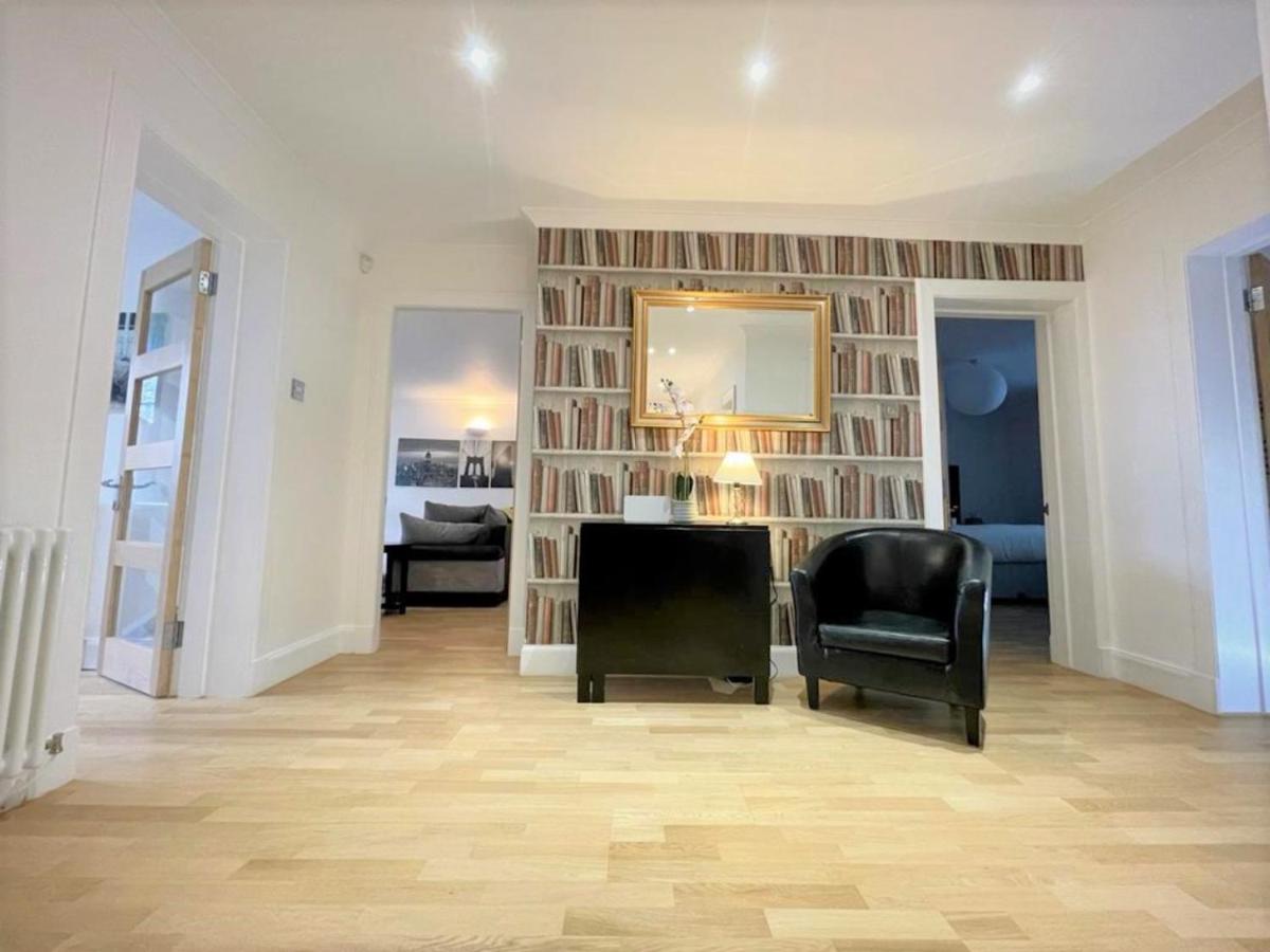 Elite 3 Bed New Town Apt With Private Walled Garden — Photos 2